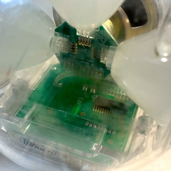 Speakers Lite Waves Color Changing. See Video Clip - Picture 9 of 13